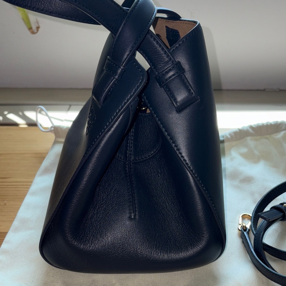 Loewe Hammock Nugget Bag Navy - Picture 4 of 9